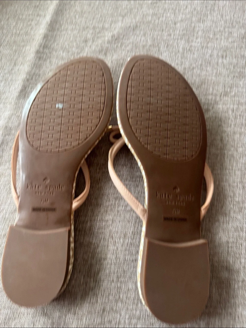 NWOB kate spade blush pink bow thong sandals with patterned footbed